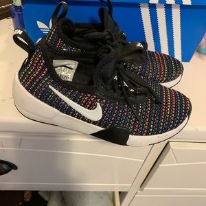 Nike - Girls size 13